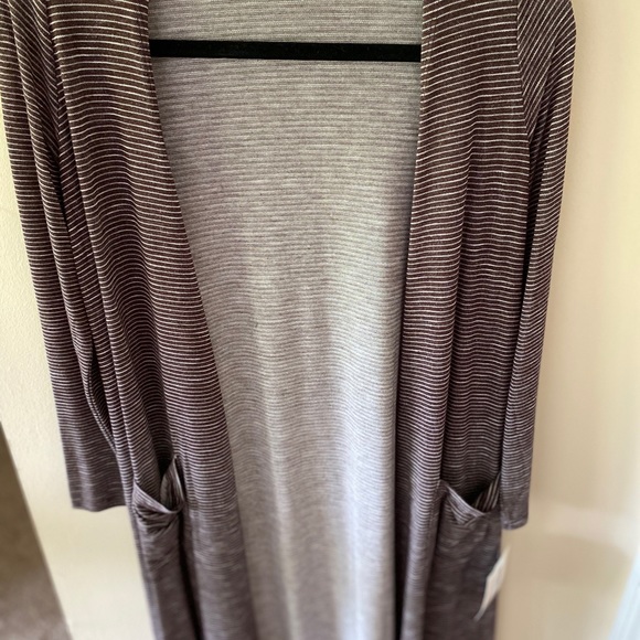 LuLaRoe Sarah duster XS - Picture 2 of 6